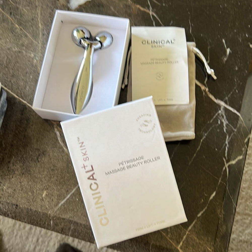 BNIB CLINICAL+Skin Petrissage Facial Massage Beauty Roller